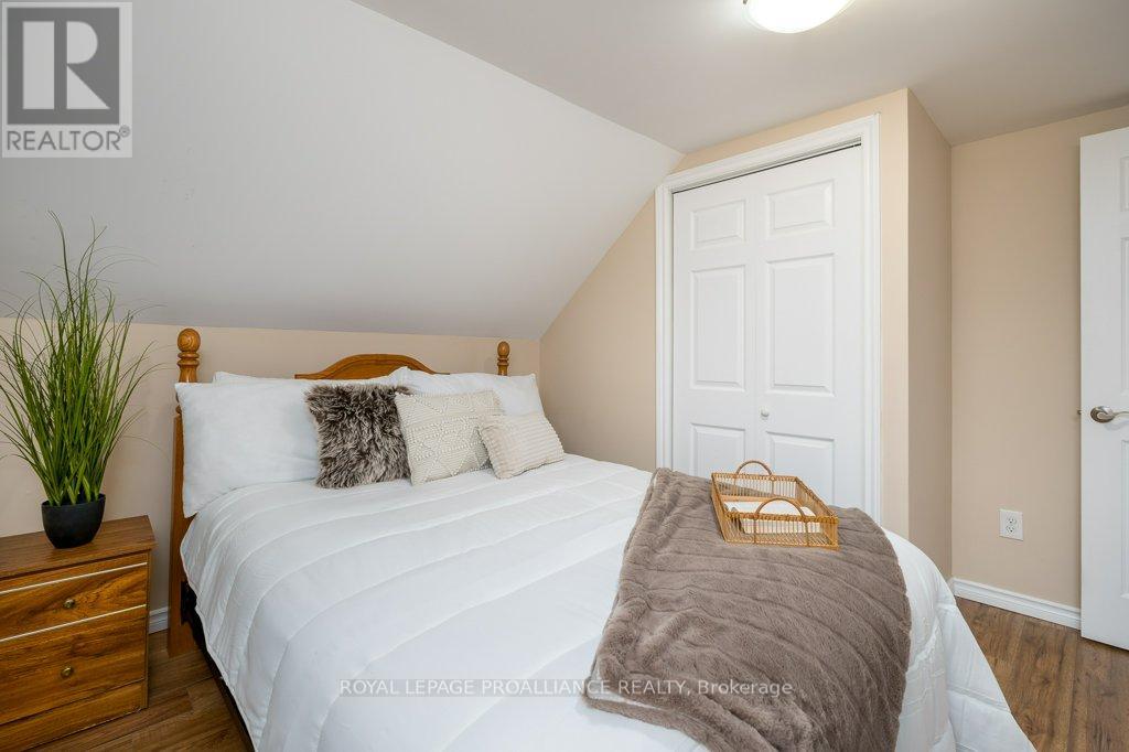 31 Pelham Street, Quinte West (Trenton Ward), Ontario  K8V 4T7 - Photo 23 - X12609844