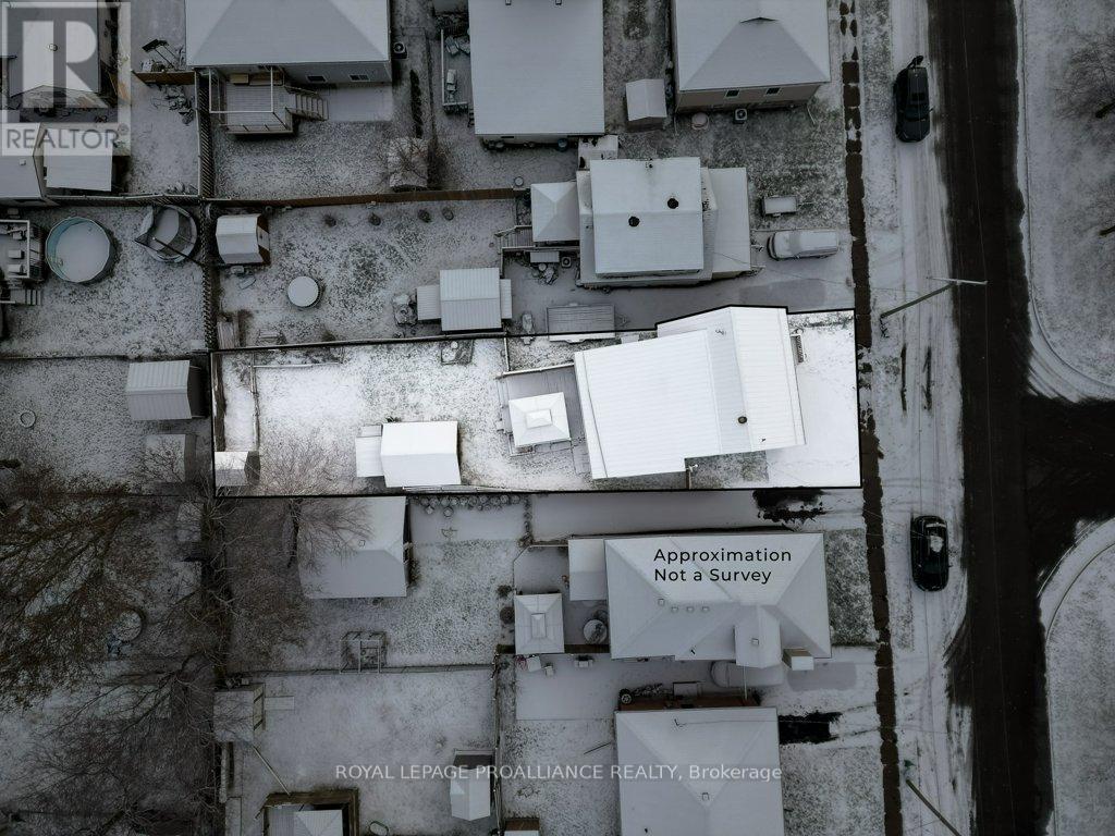 31 Pelham Street, Quinte West (Trenton Ward), Ontario  K8V 4T7 - Photo 35 - X12609844