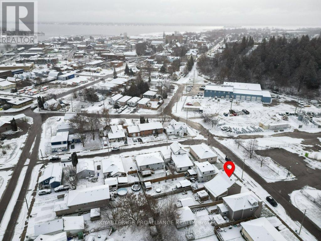 31 Pelham Street, Quinte West (Trenton Ward), Ontario  K8V 4T7 - Photo 36 - X12609844