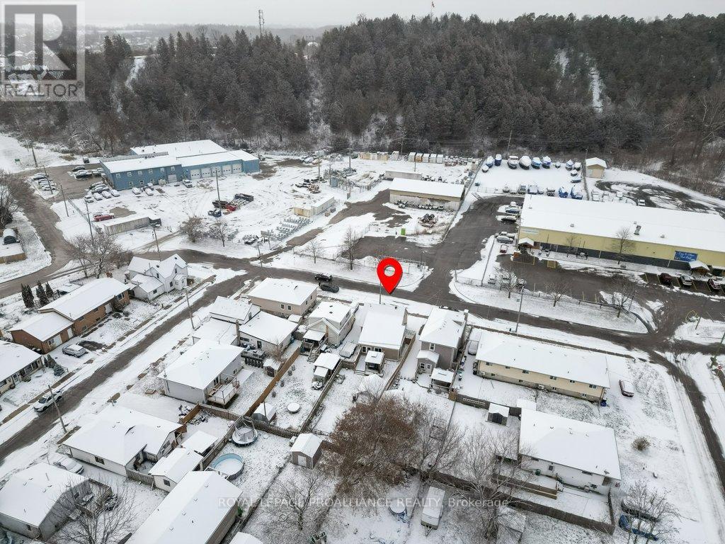 31 Pelham Street, Quinte West (Trenton Ward), Ontario  K8V 4T7 - Photo 37 - X12609844