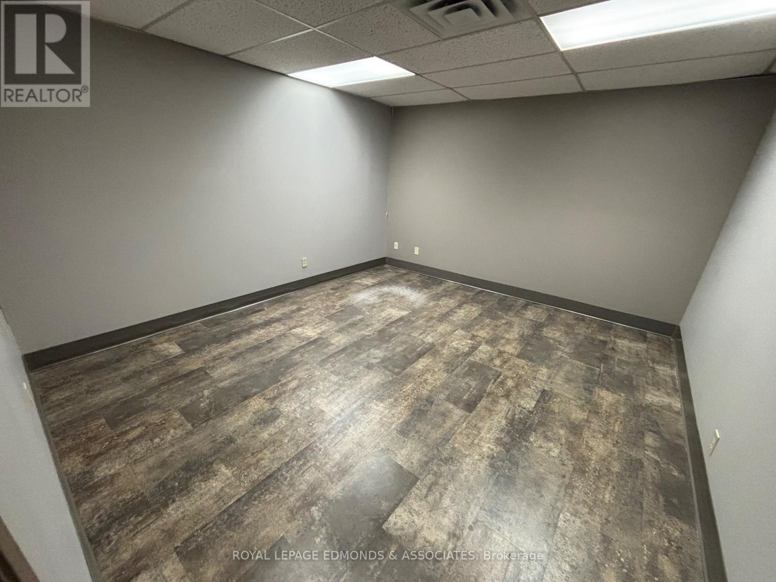 C - 270 Lake Street, Pembroke, Ontario  K8A 7Y9 - Photo 14 - X12445714