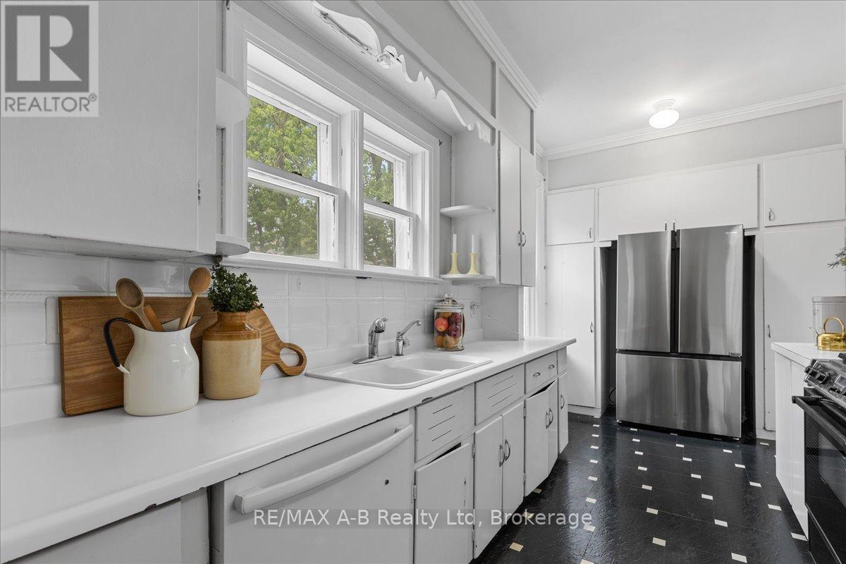 126 John Street N, Stratford, Ontario  N5A 6K9 - Photo 13 - X12609774