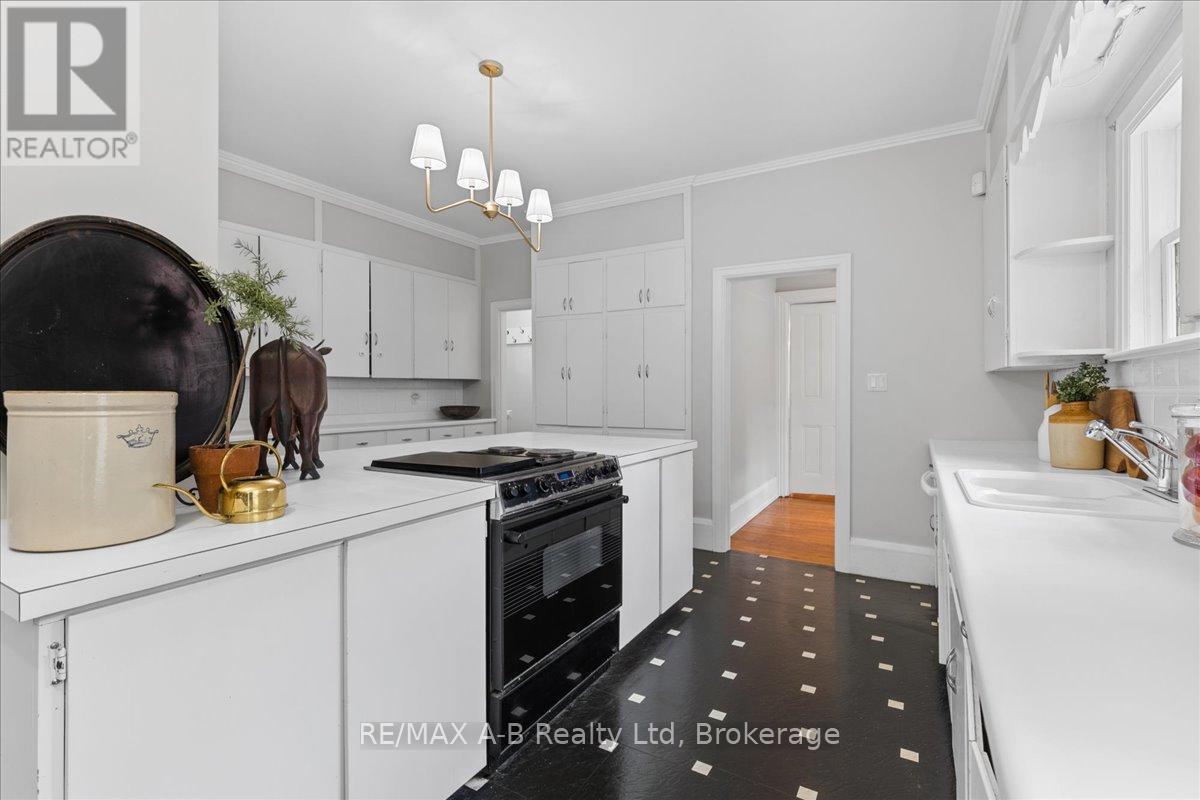 126 John Street N, Stratford, Ontario  N5A 6K9 - Photo 14 - X12609774