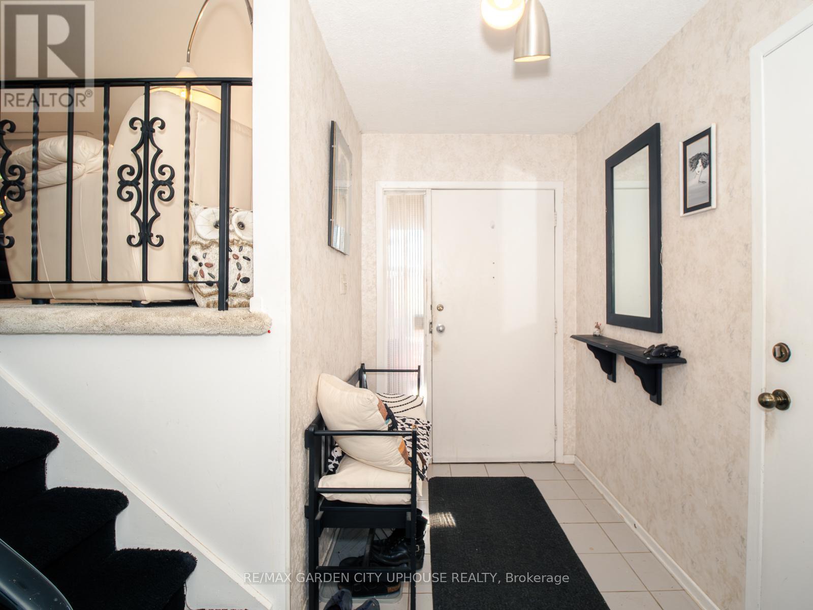 56 The Cedars, St. Catharines, Ontario L2M 6M8 - Photo 3 - X12507976