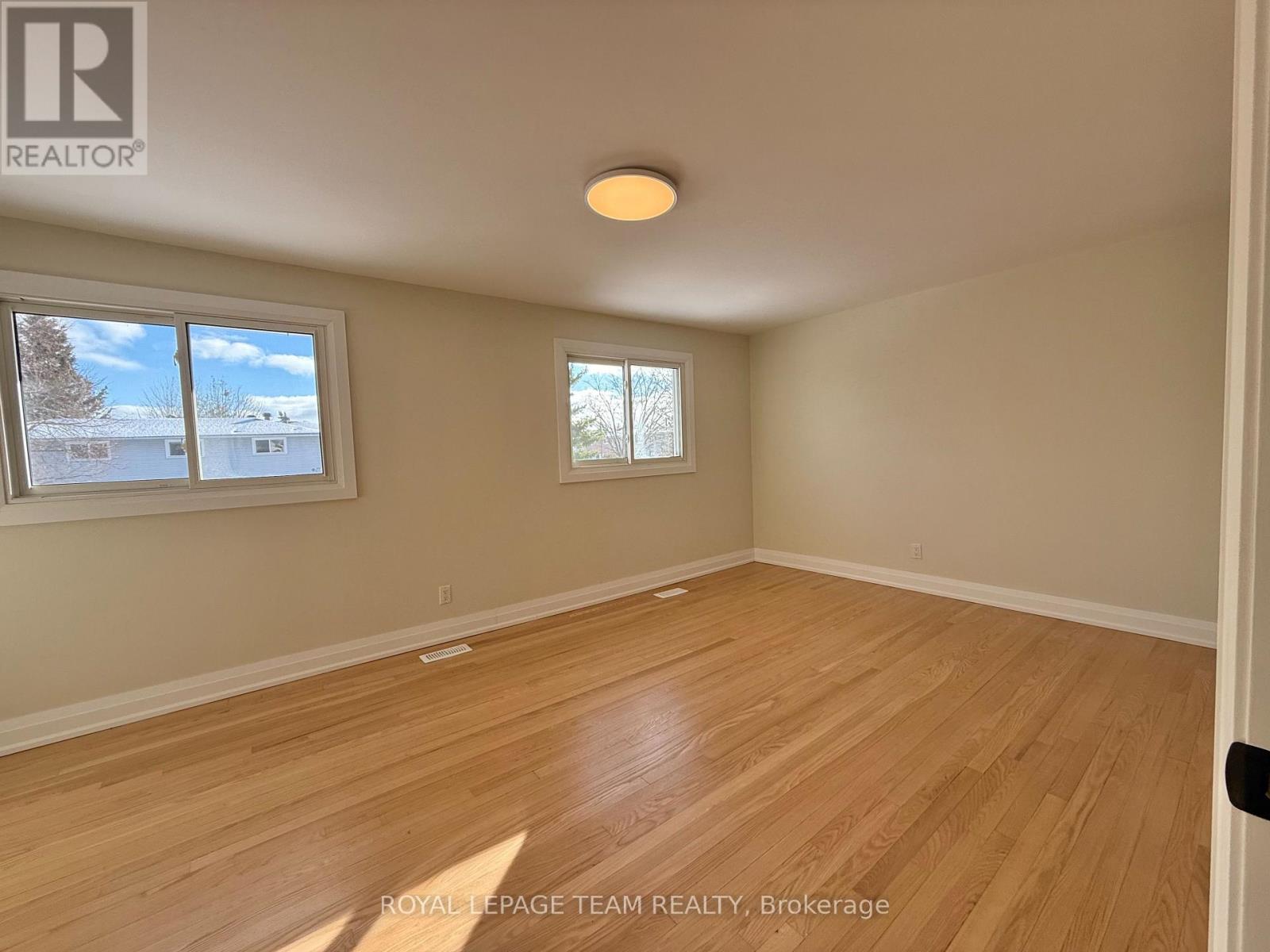 973 Eiffel Avenue, Ottawa, Ontario  K2C 0J3 - Photo 7 - X12609794