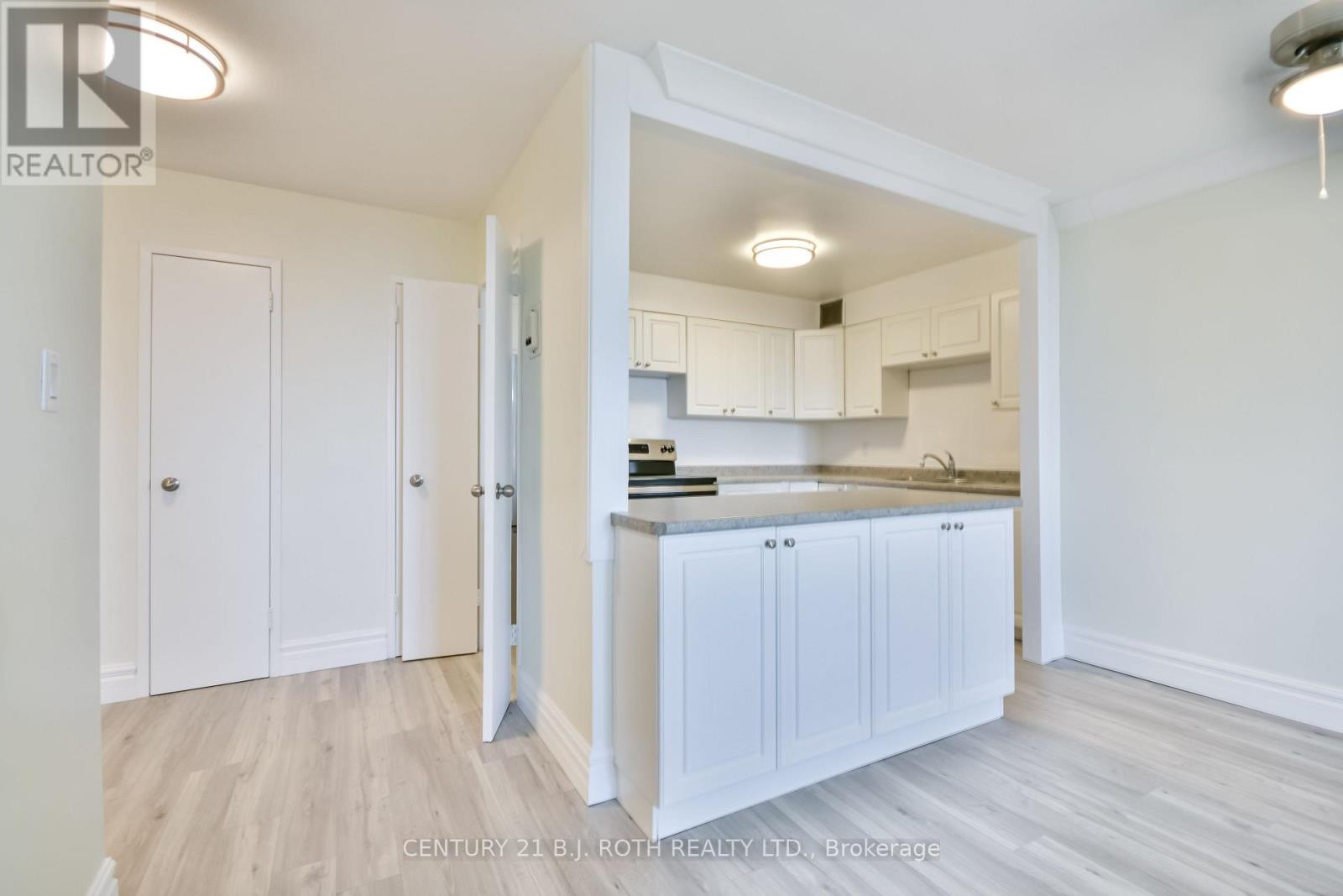 45 - 2 Grove Street E, Barrie, Ontario  L4M 2N5 - Photo 3 - S12538036