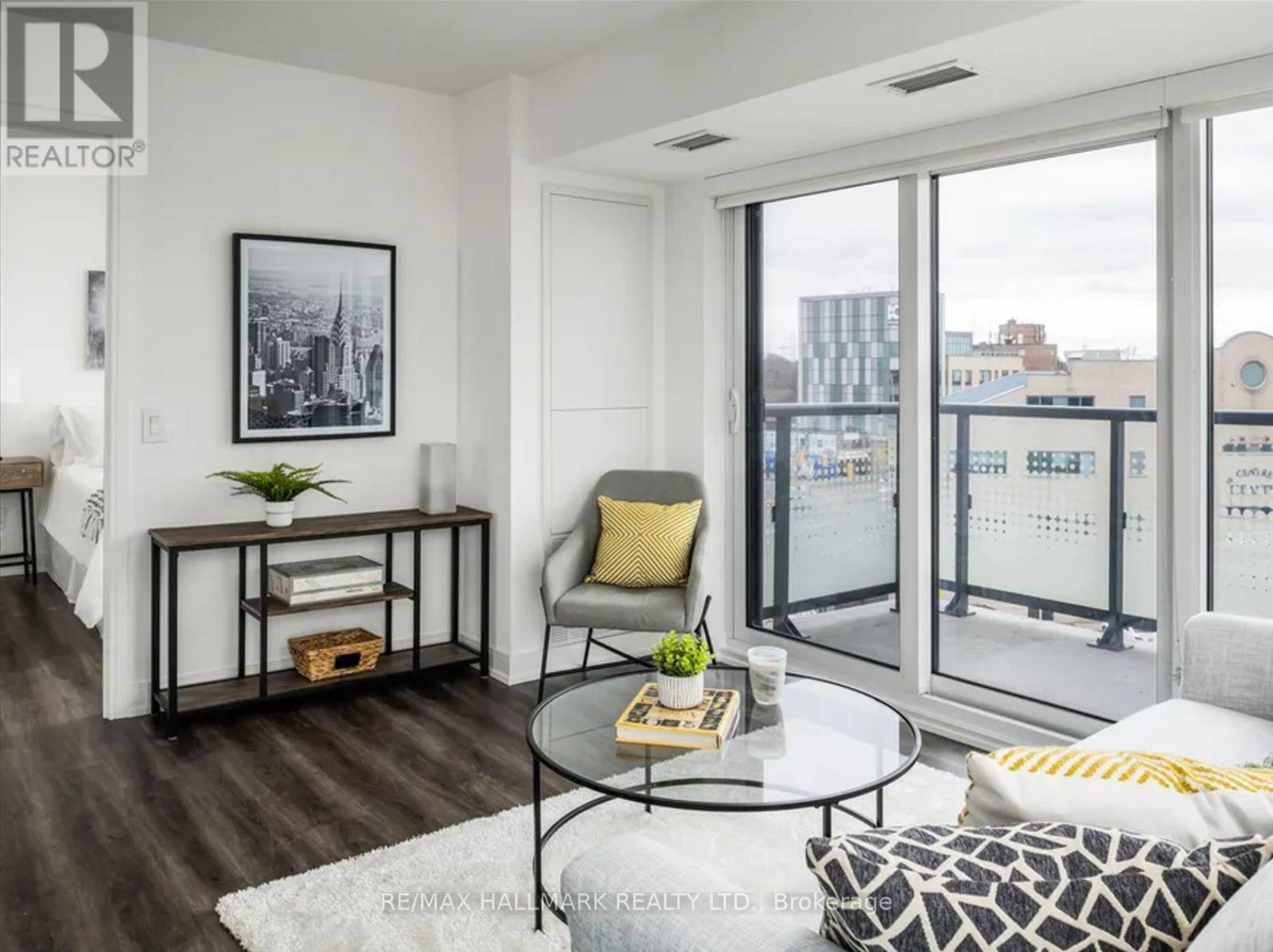 219 - 20 Samuel Wood Way, Toronto (Islington-City Centre West), Ontario  M9B 1B1 - Photo 3 - W12609554