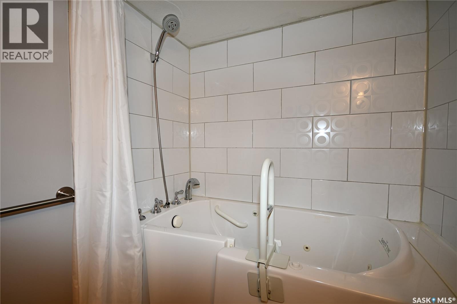 202 395 River Street E, Prince Albert, Saskatchewan  S6V 0A3 - Photo 22 - SK018094