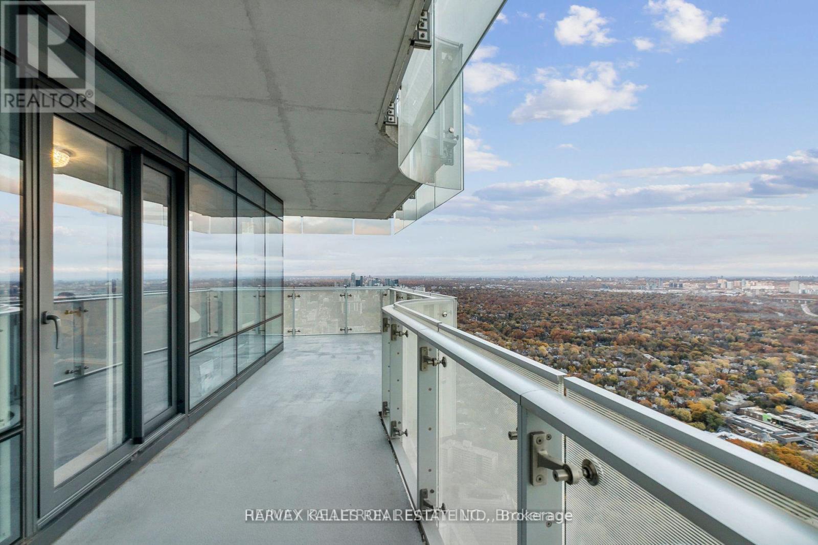 6801 - 1 Bloor Street E, Toronto, Ontario  M4W 0A8 - Photo 17 - C12609744