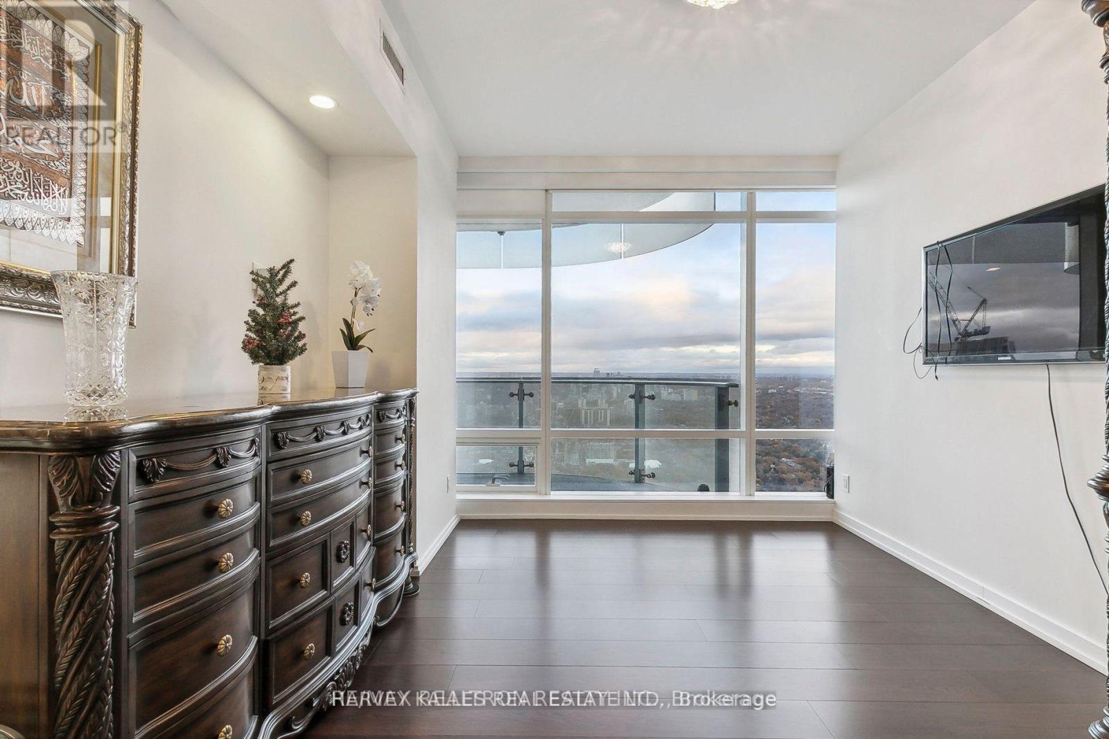 6801 - 1 Bloor Street E, Toronto, Ontario  M4W 0A8 - Photo 23 - C12609744