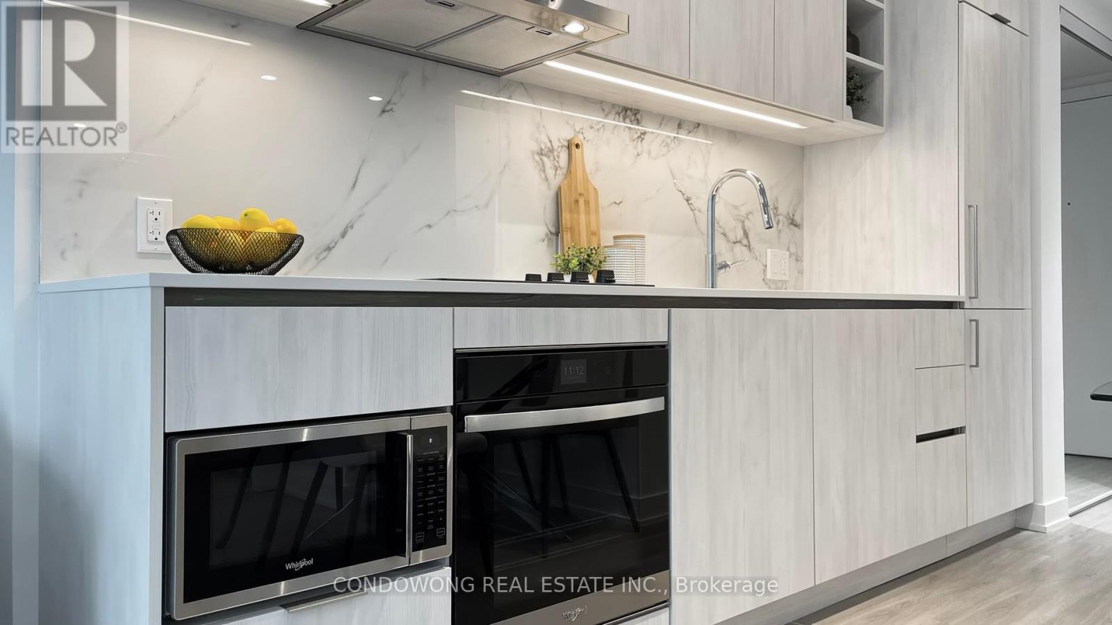 1801 - 8 Wellesley Street W, Toronto, Ontario  M4Y 0J5 - Photo 4 - C12609830