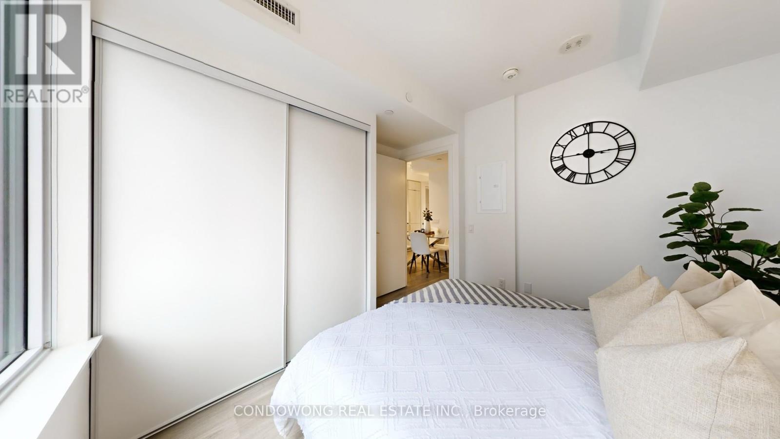 1801 - 8 Wellesley Street W, Toronto, Ontario  M4Y 0J5 - Photo 7 - C12609830