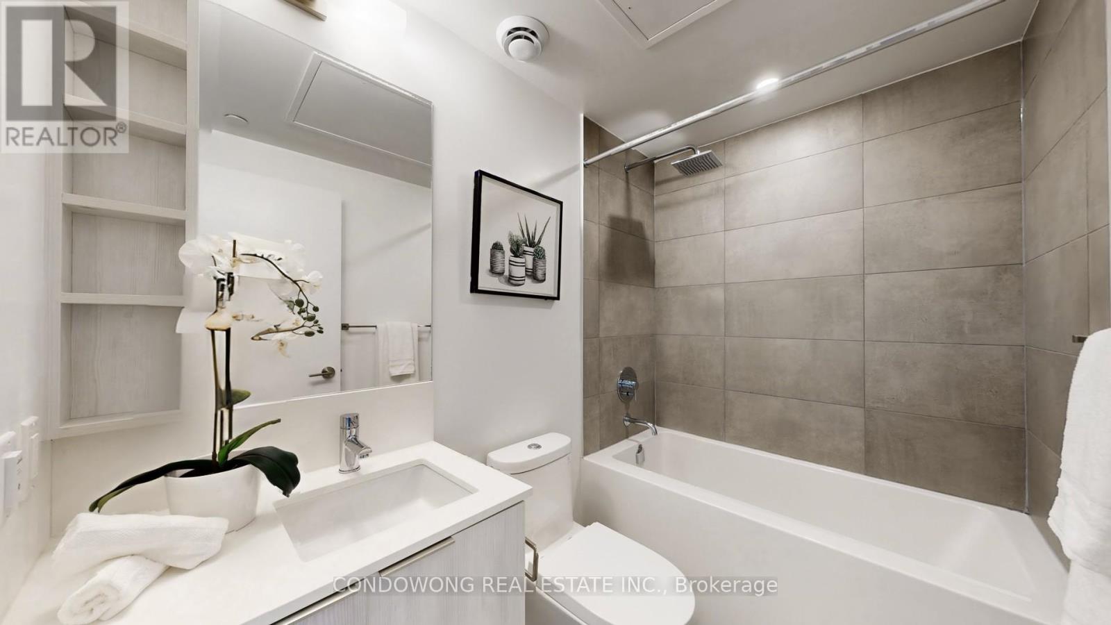 1801 - 8 Wellesley Street W, Toronto, Ontario  M4Y 0J5 - Photo 8 - C12609830