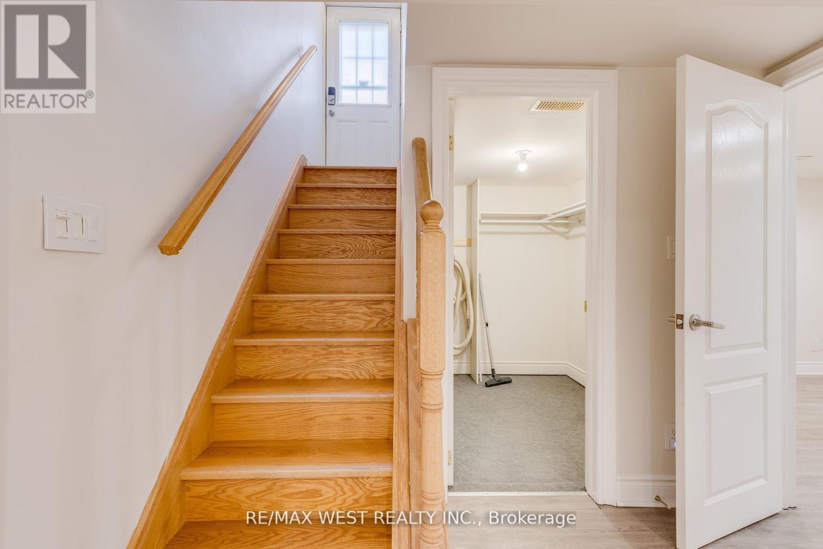 Lower - 606 Conacher Drive, Toronto, Ontario  M2M 3N1 - Photo 14 - C12609950