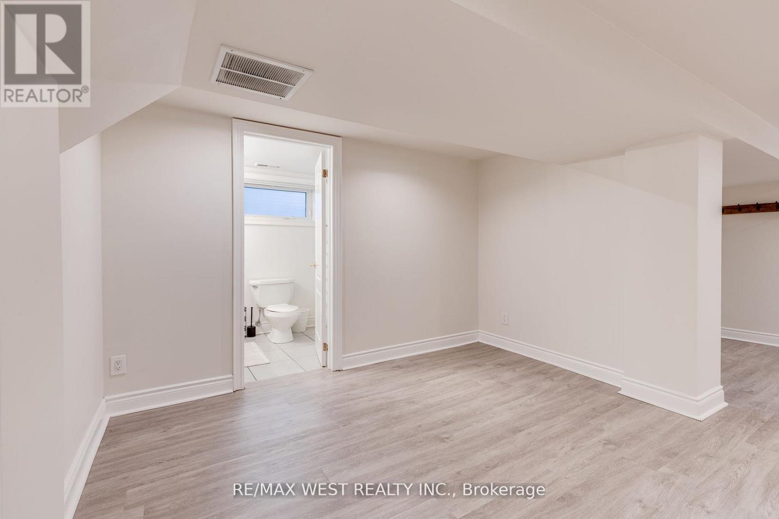 Lower - 606 Conacher Drive, Toronto, Ontario  M2M 3N1 - Photo 8 - C12609950