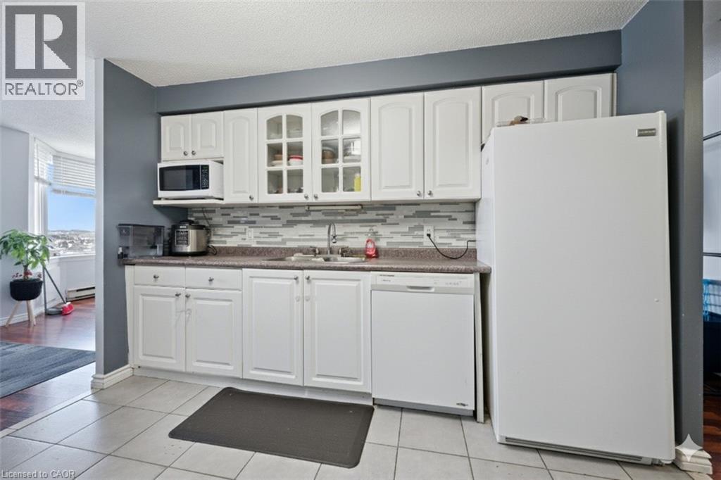 35 Green Valley Drive Unit# 1510, Kitchener, Ontario  N2P 2A5 - Photo 10 - 40788069