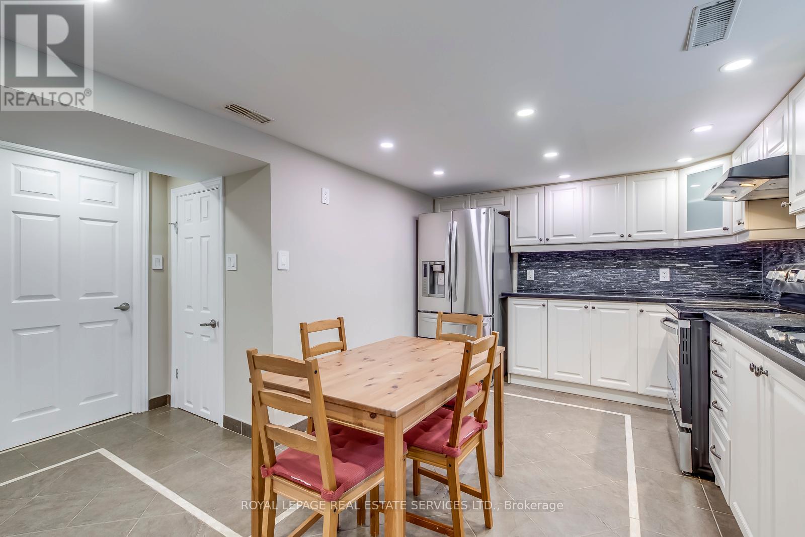 Lower - 23 Ivanhoe Court, Toronto, Ontario  M1R 3G8 - Photo 9 - E12609886