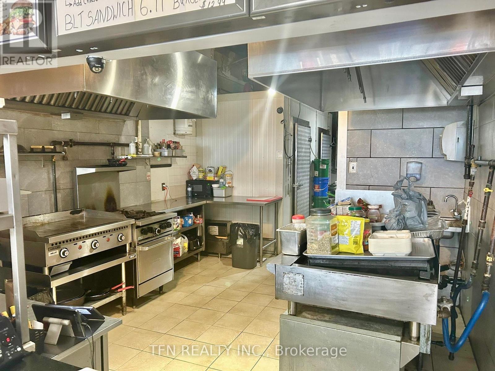 3 - 433 Simcoe Street S, Oshawa, Ontario  L1H 3E2 - Photo 4 - E12609908