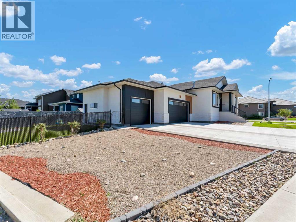 33 Dunes Way, Desert Blume, Alberta T1B 0R7 - Photo 4 - A2250206