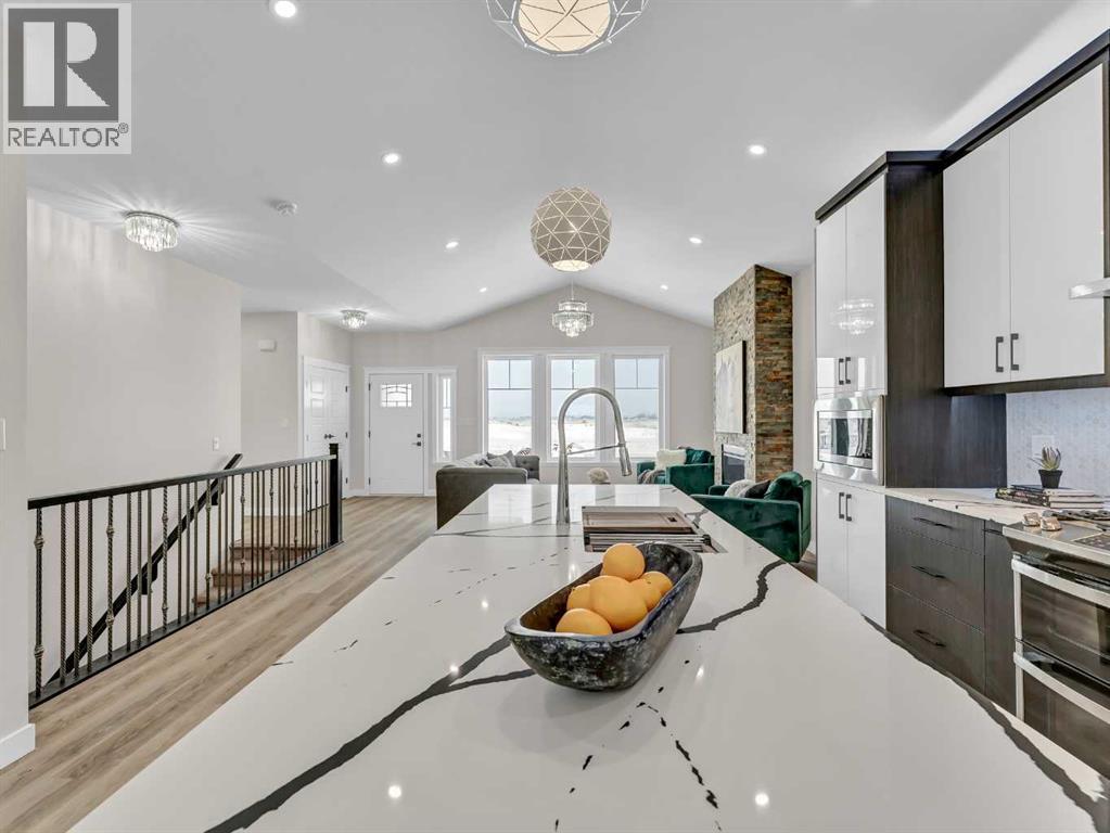 33 Dunes Way, Desert Blume, Alberta T1B 0R7 - Photo 11 - A2250206