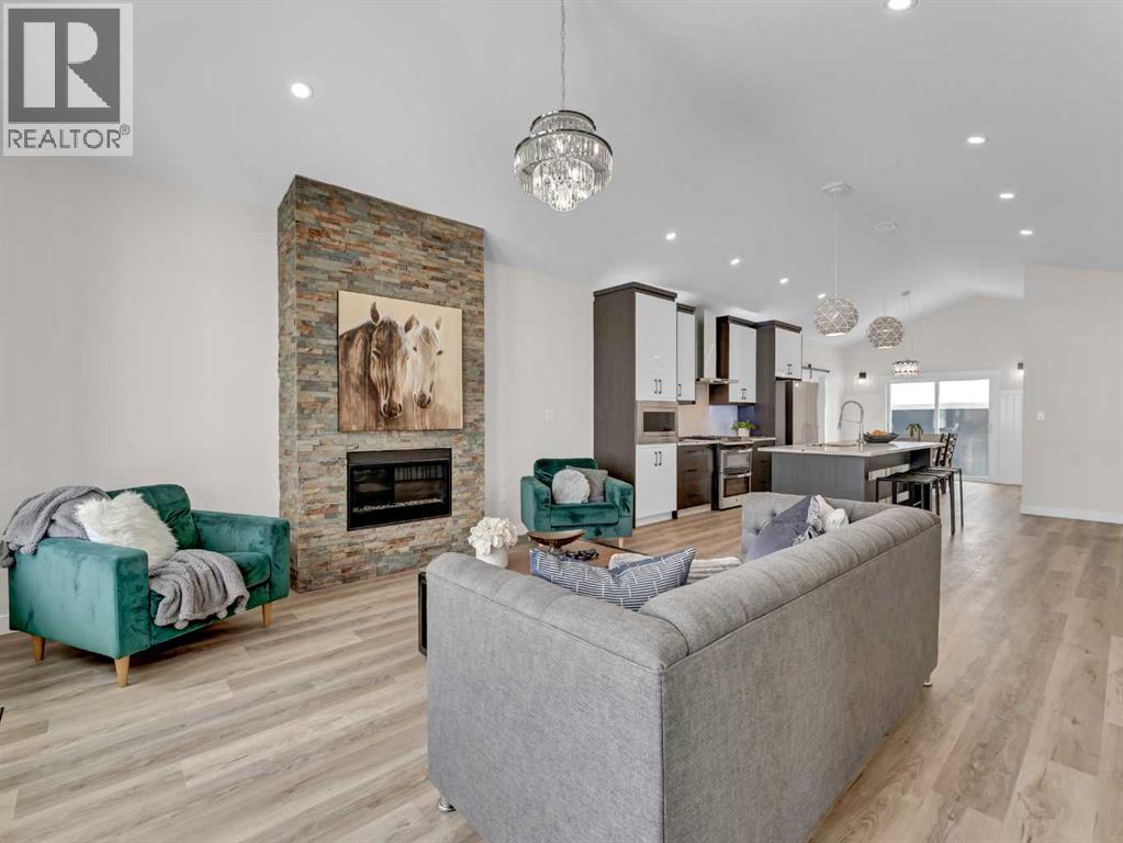 33 Dunes Way, Desert Blume, Alberta T1B 0R7 - Photo 5 - A2250206