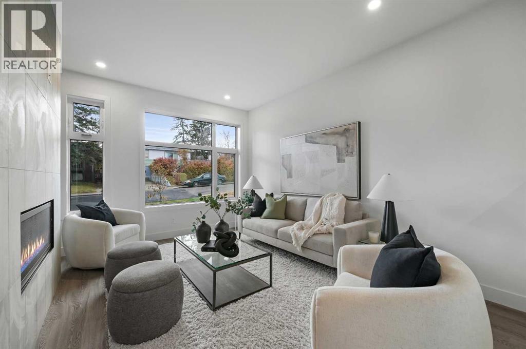 7722 47 Avenue Nw, Calgary, Alberta  T3B 1Z1 - Photo 3 - A2265473