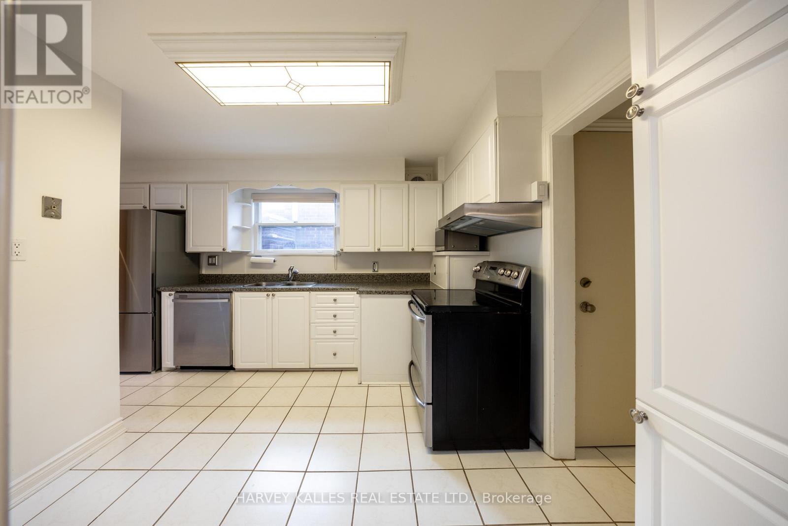 Main - 222 Joicey Boulevard, Toronto, Ontario  M5M 2V5 - Photo 13 - C12477741