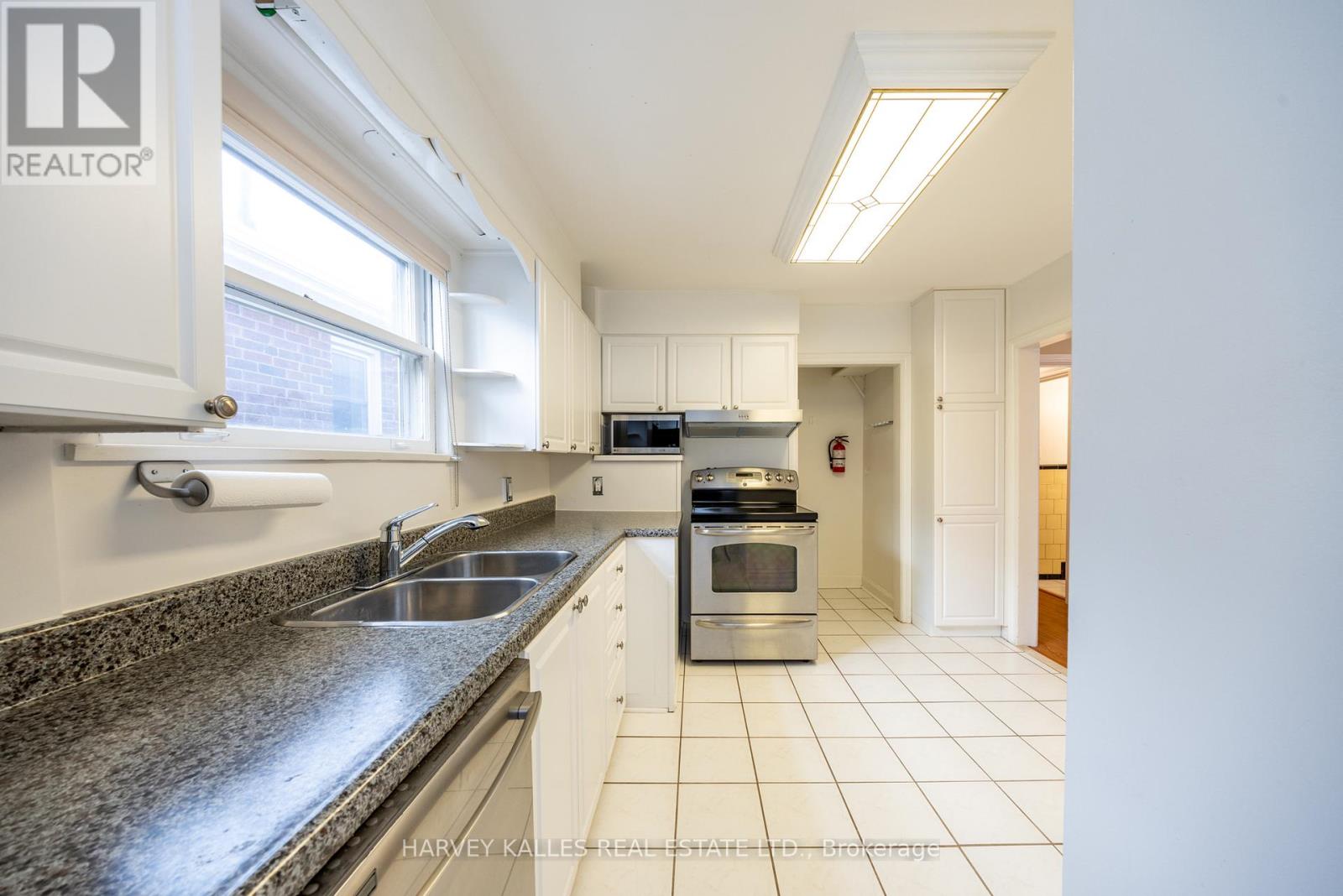 Main - 222 Joicey Boulevard, Toronto, Ontario  M5M 2V5 - Photo 12 - C12477741