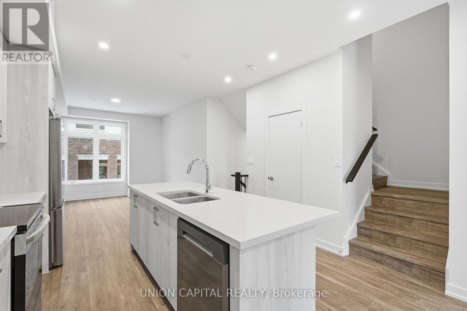 6 Robert Gilpin Lane, Richmond Hill, Ontario  L4B 0J6 - Photo 10 - N12609764