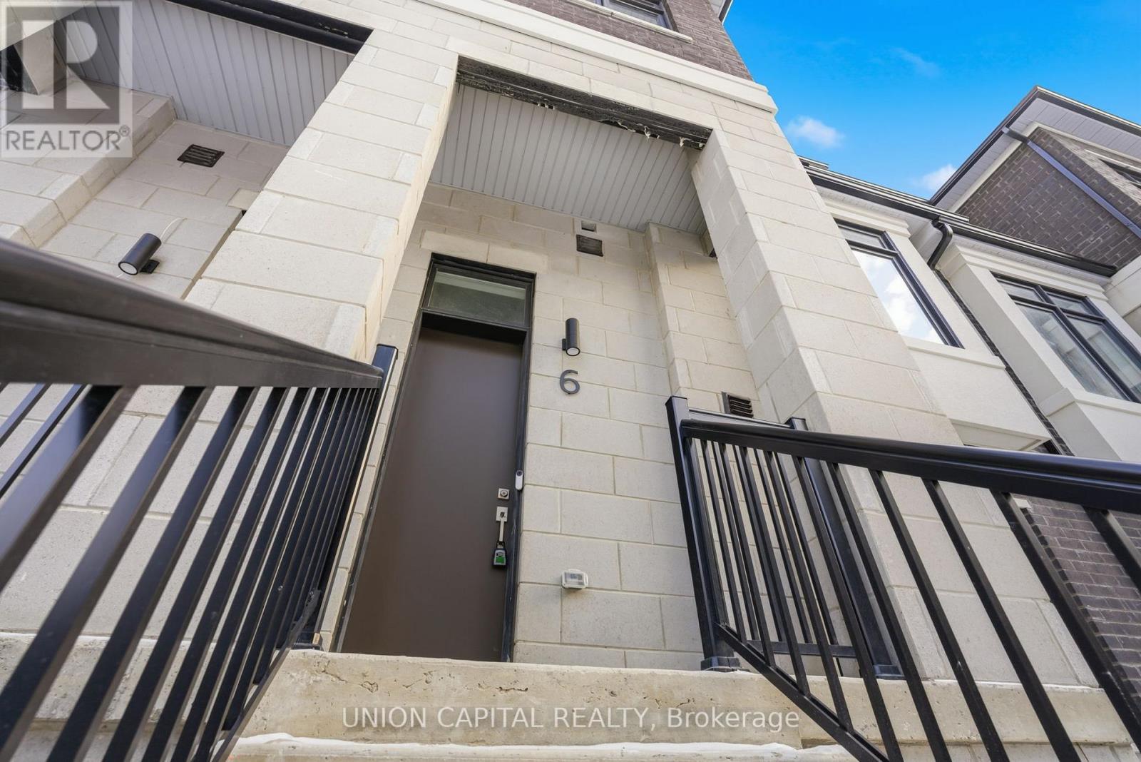 6 Robert Gilpin Lane, Richmond Hill, Ontario  L4B 0J6 - Photo 2 - N12609764