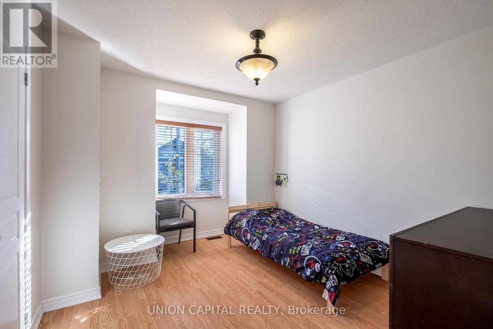 8 Stookes Crescent, Richmond Hill, Ontario  L4E 0J3 - Photo 10 - N12609810