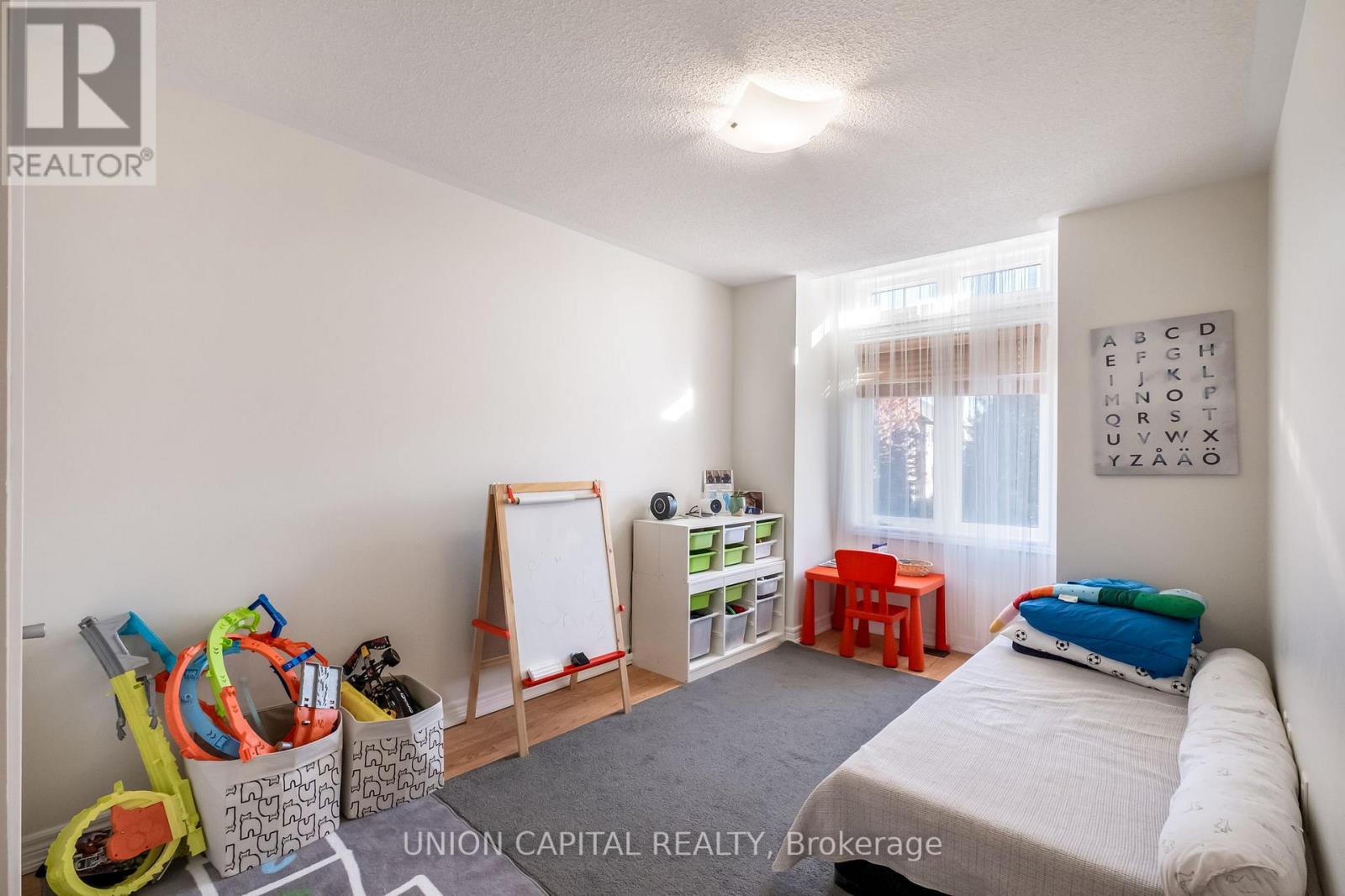 8 Stookes Crescent, Richmond Hill, Ontario  L4E 0J3 - Photo 12 - N12609810