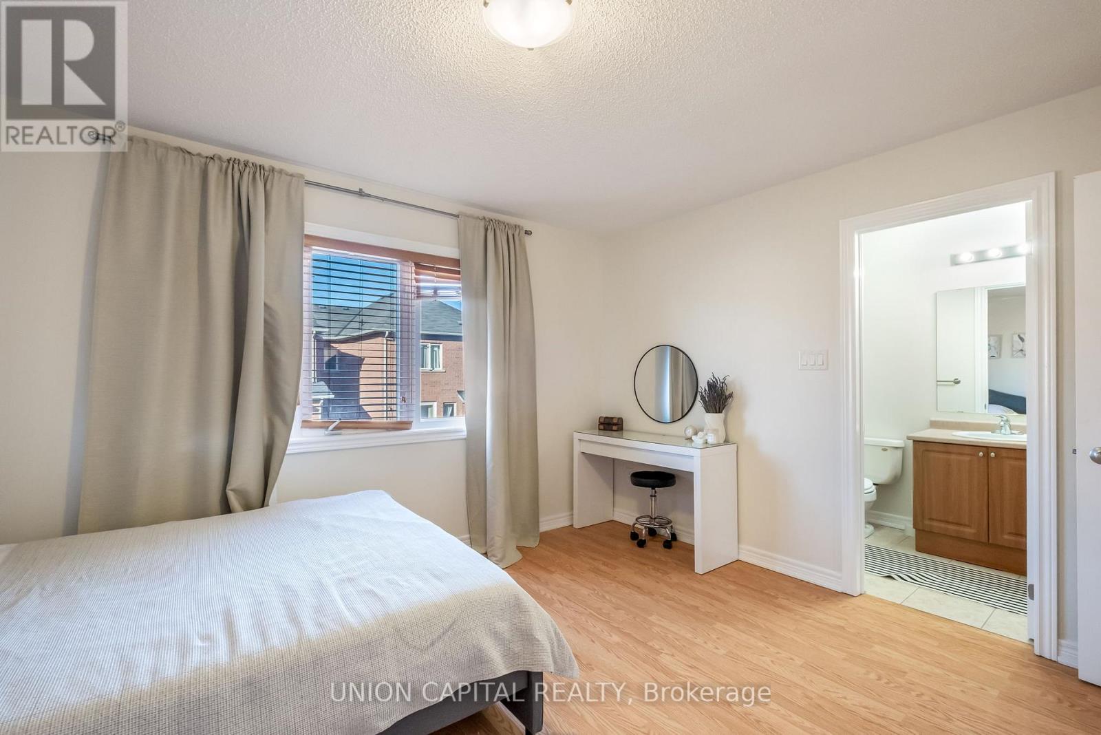 8 Stookes Crescent, Richmond Hill, Ontario  L4E 0J3 - Photo 15 - N12609810