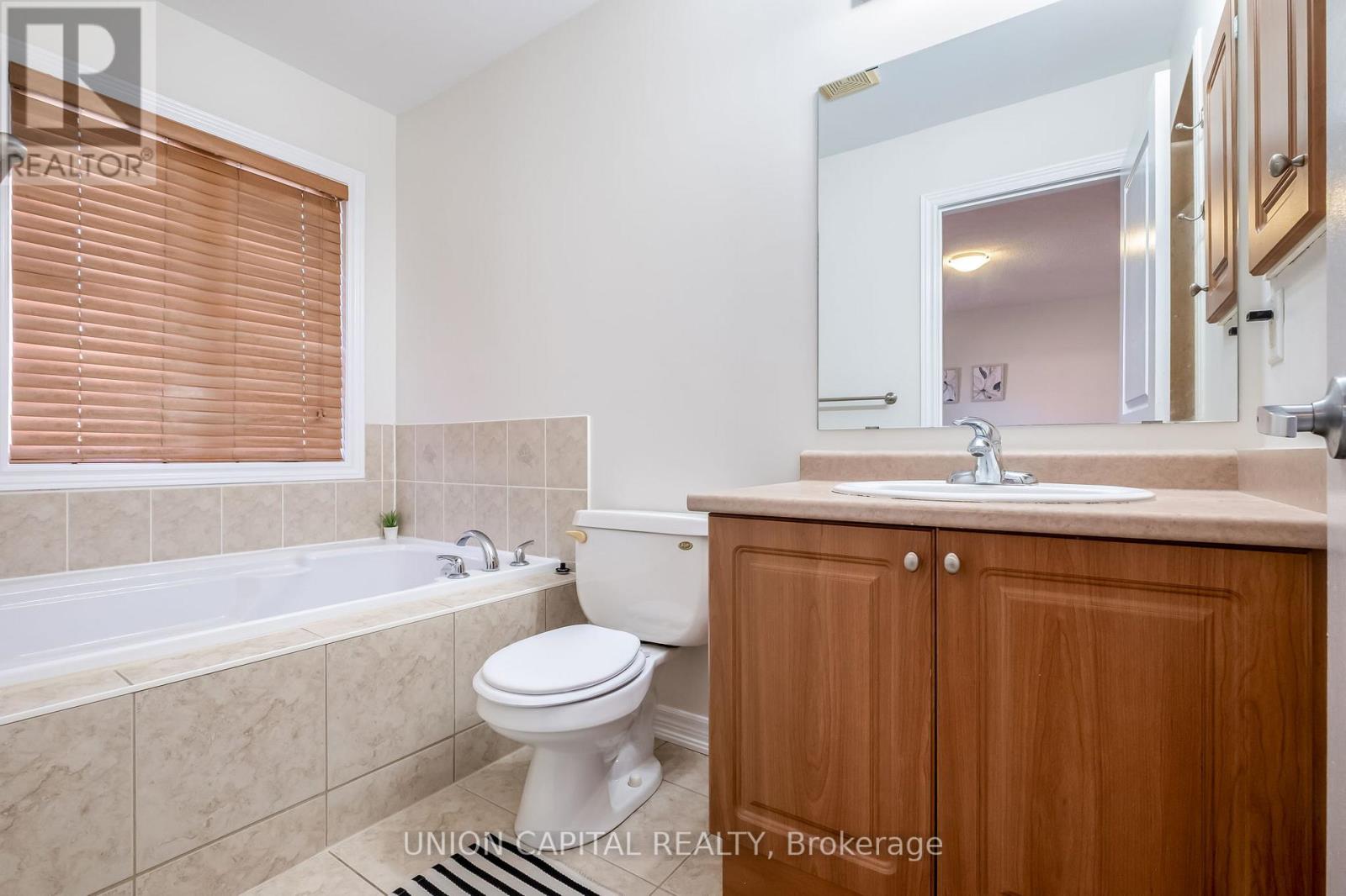 8 Stookes Crescent, Richmond Hill, Ontario  L4E 0J3 - Photo 16 - N12609810