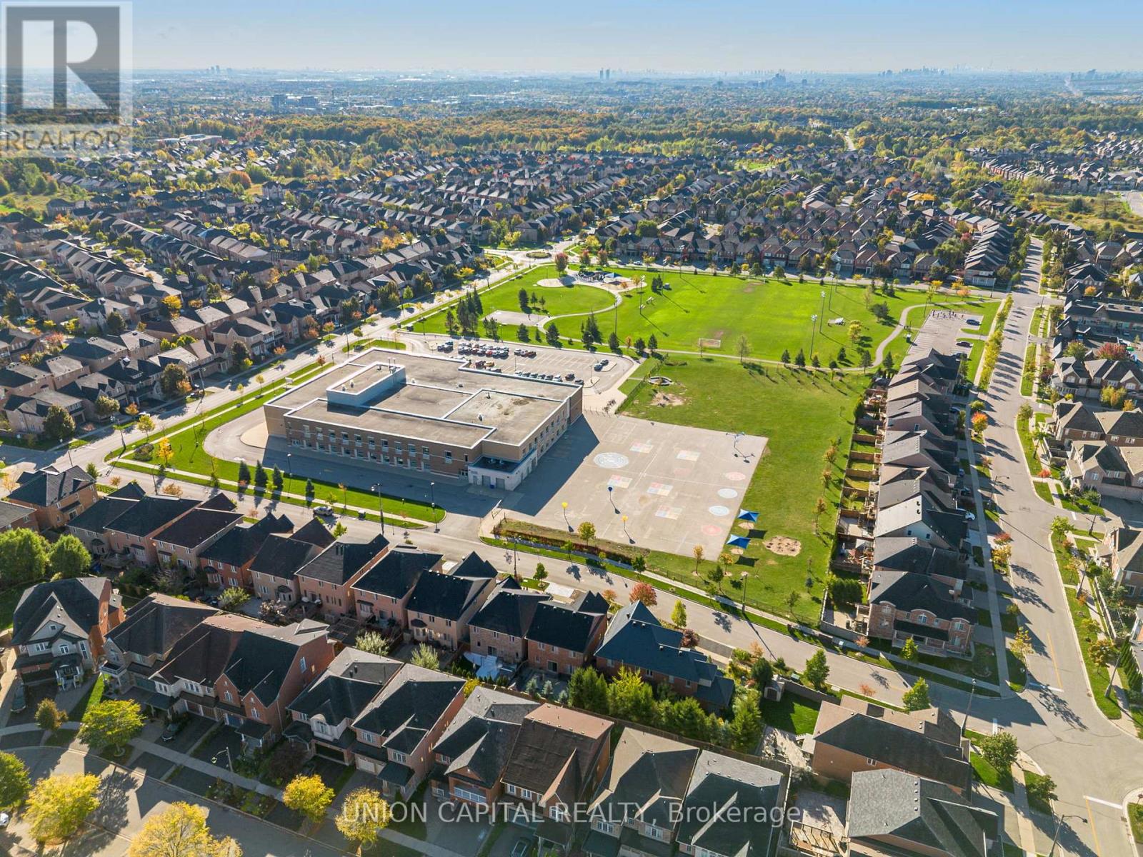 8 Stookes Crescent, Richmond Hill, Ontario  L4E 0J3 - Photo 20 - N12609810