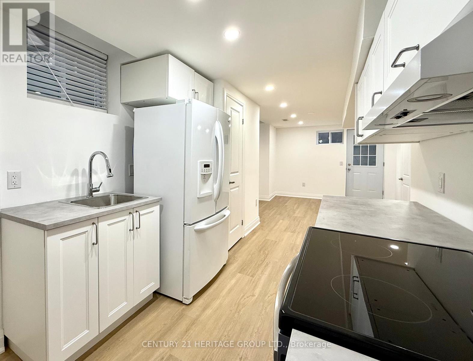 72 Basement - 72 Laurier Avenue, Richmond Hill, Ontario  L4E 4P5 - Photo 7 - N12609858