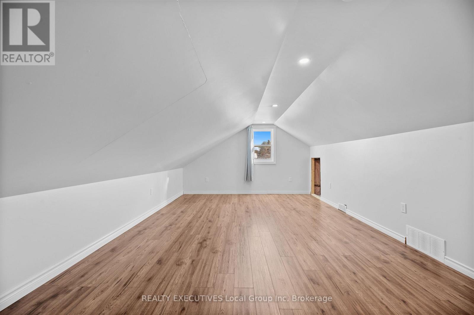 570 Nipissing Street, North Bay (West End), Ontario  P1B 4L7 - Photo 37 - X12609956