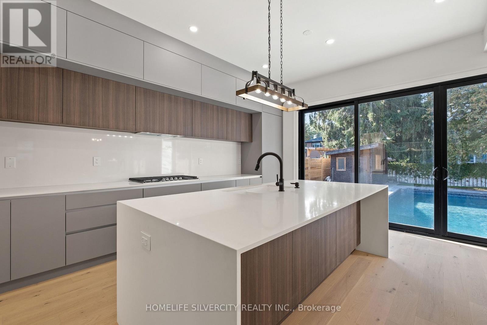 1610 Kenmuir Avenue, Mississauga, Ontario  L5G 4B5 - Photo 19 - W12609736