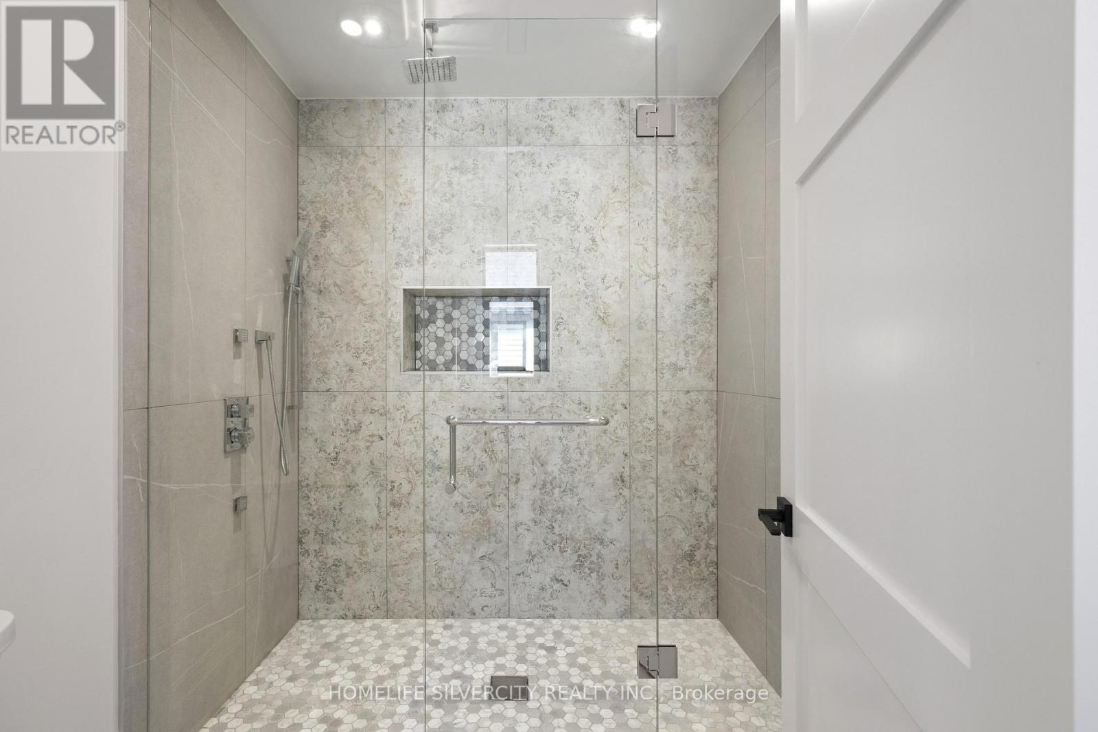 1610 Kenmuir Avenue, Mississauga, Ontario  L5G 4B5 - Photo 28 - W12609736