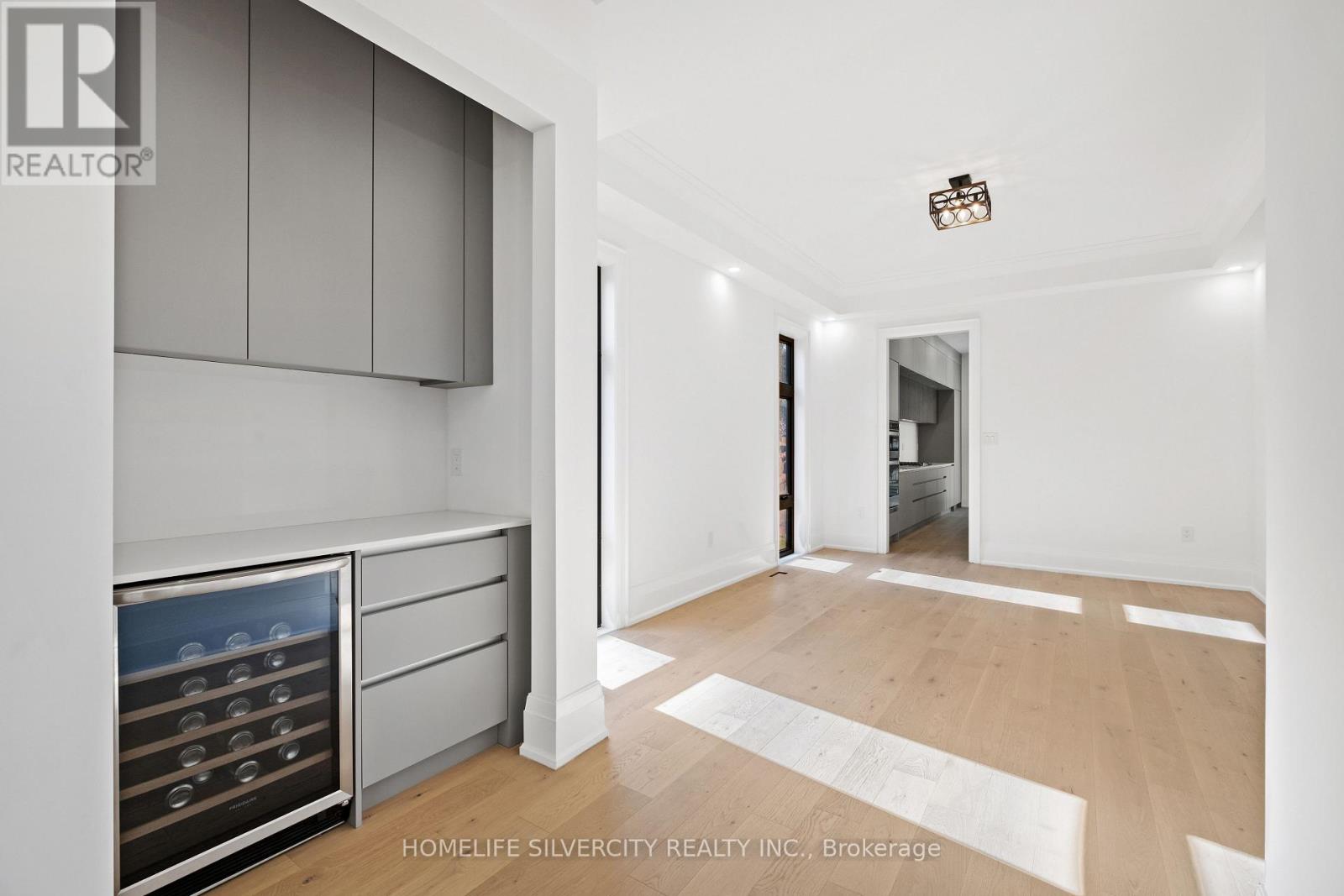 1610 Kenmuir Avenue, Mississauga, Ontario  L5G 4B5 - Photo 9 - W12609736