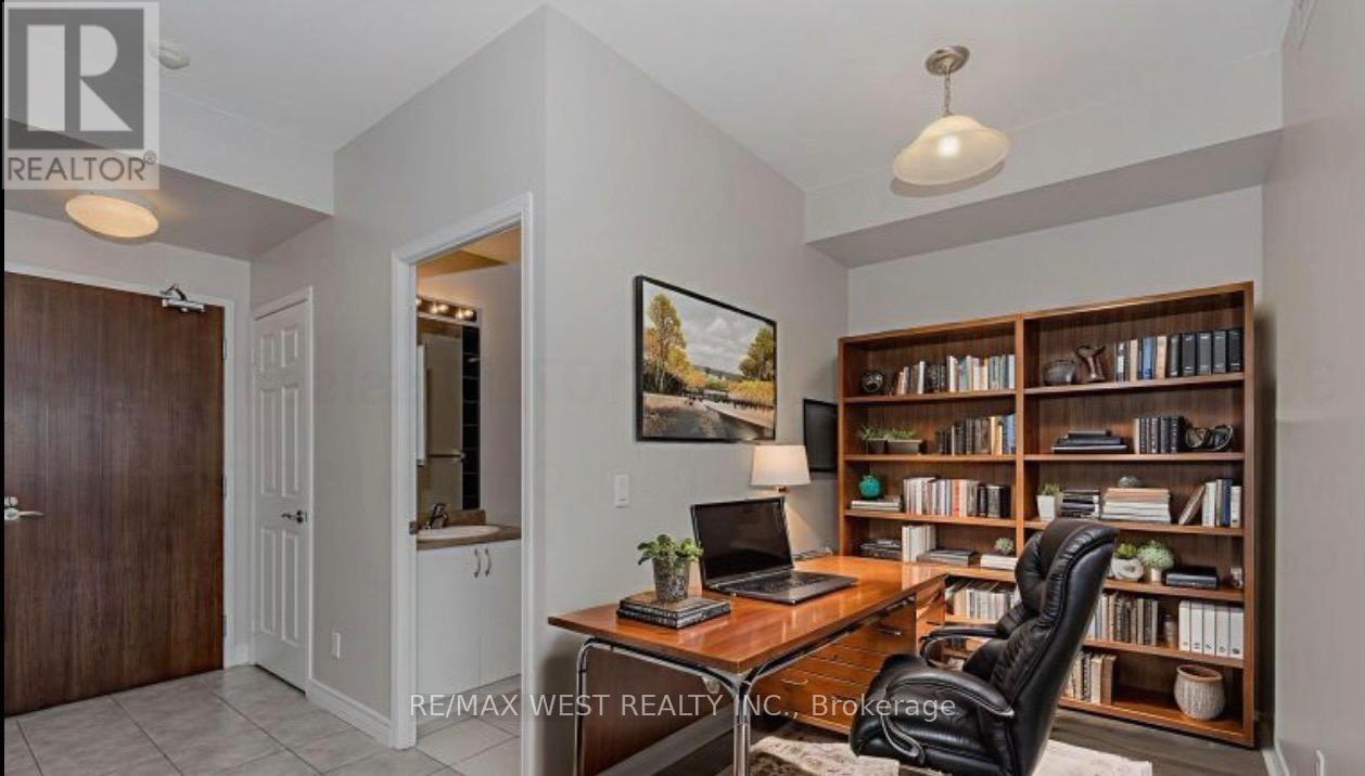 1812 - 339 Rathburn Road W, Mississauga, Ontario  L5B 0K6 - Photo 7 - W12609754