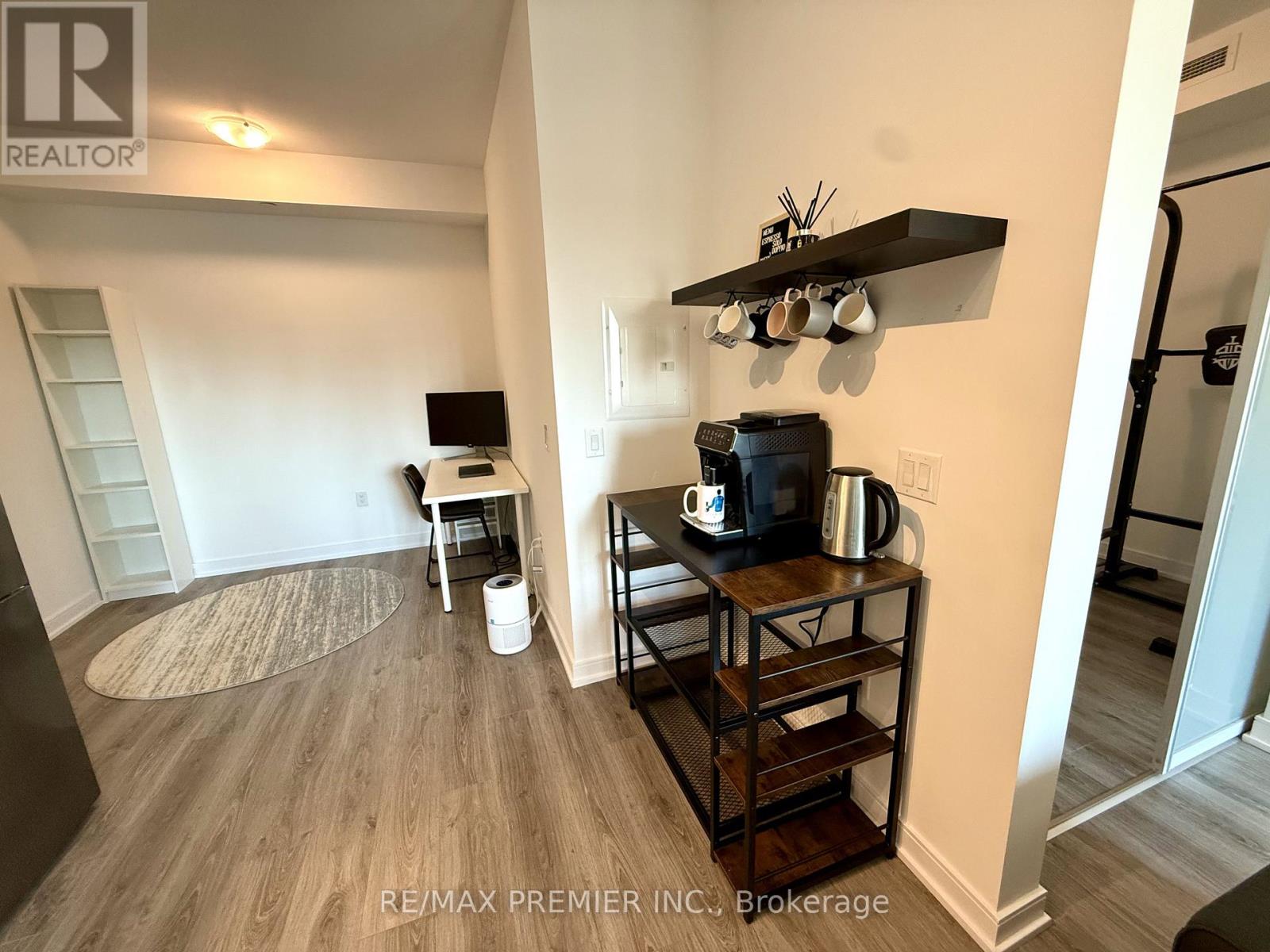 515 - 25 Neighbourhood Lane, Toronto, Ontario  M8Y 0C4 - Photo 10 - W12609768