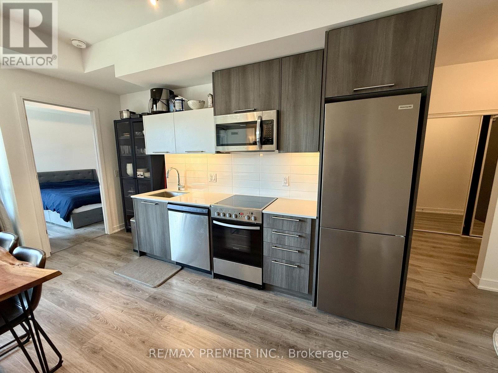 515 - 25 Neighbourhood Lane, Toronto, Ontario  M8Y 0C4 - Photo 9 - W12609768