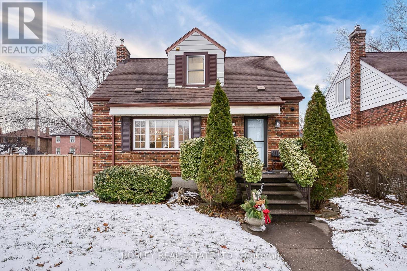 29 Patika Avenue, Toronto, Ontario  M9N 2E7 - Photo 2 - W12609776