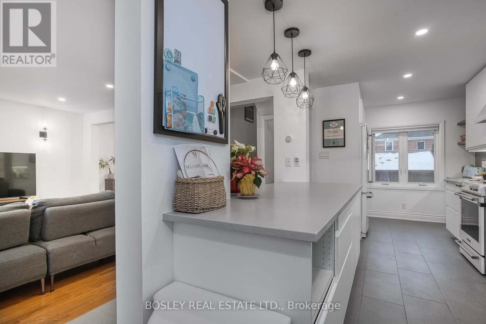 29 Patika Avenue, Toronto, Ontario  M9N 2E7 - Photo 4 - W12609776