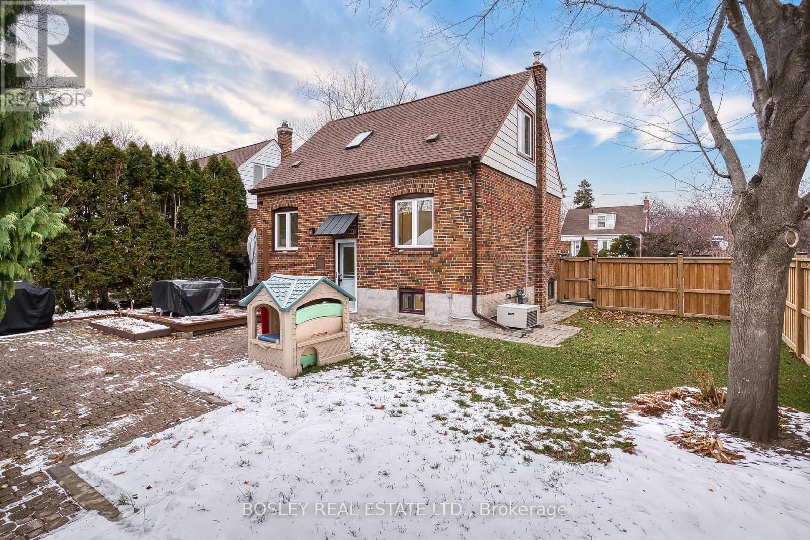 29 Patika Avenue, Toronto, Ontario  M9N 2E7 - Photo 49 - W12609776