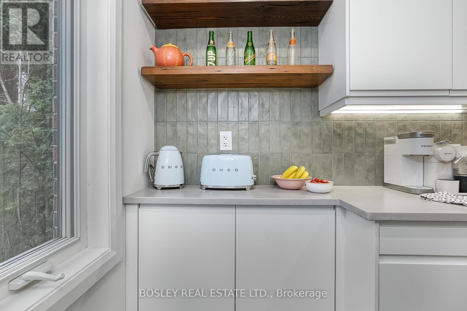 29 Patika Avenue, Toronto, Ontario  M9N 2E7 - Photo 9 - W12609776