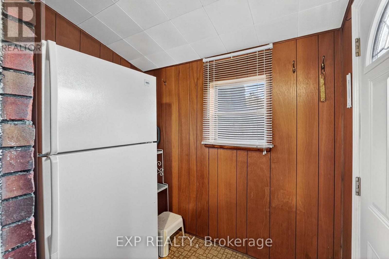 648 Willard Avenue, Toronto, Ontario  M6S 3S4 - Photo 16 - W12609786