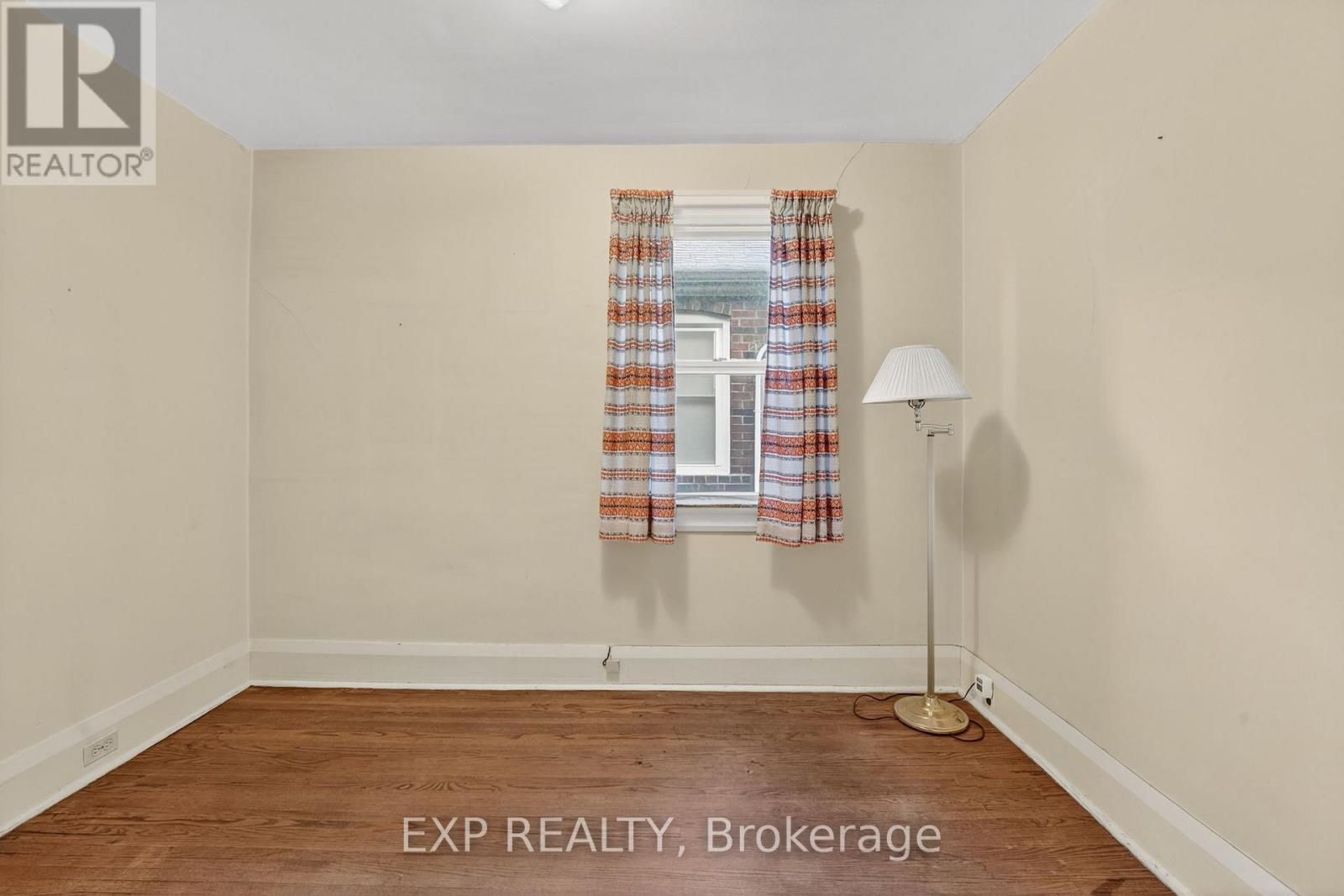 648 Willard Avenue, Toronto, Ontario  M6S 3S4 - Photo 24 - W12609786