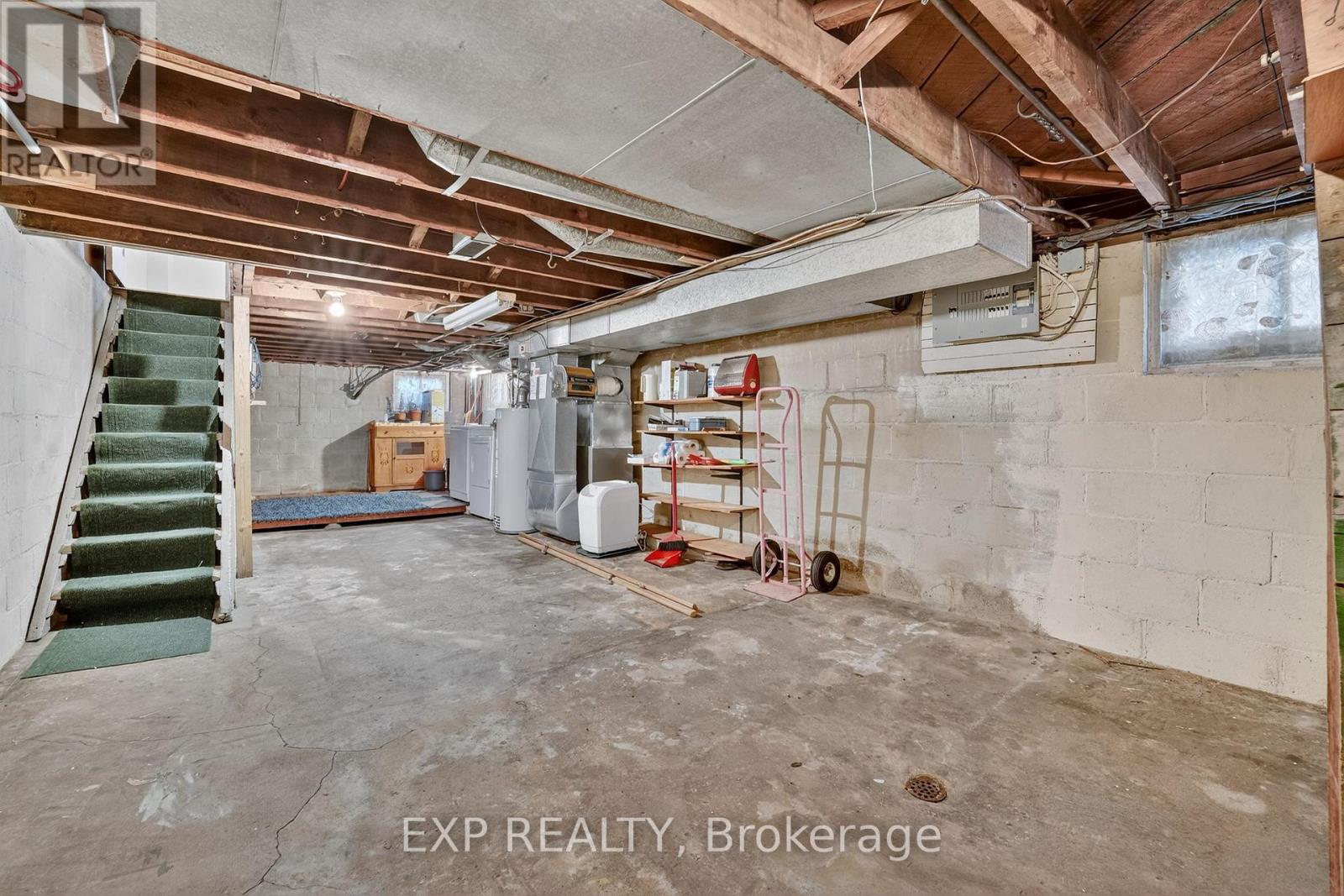 648 Willard Avenue, Toronto, Ontario  M6S 3S4 - Photo 35 - W12609786